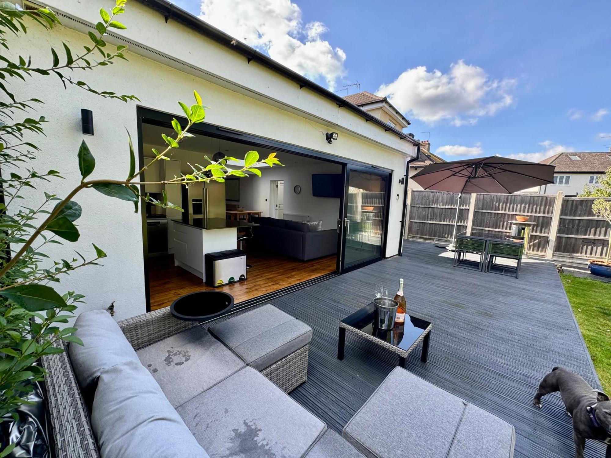 Zarza House Fabulous Art Deco Home 4 Double Bedrooms Large Garden Free Parking & Wifi Hatfield  Exterior photo