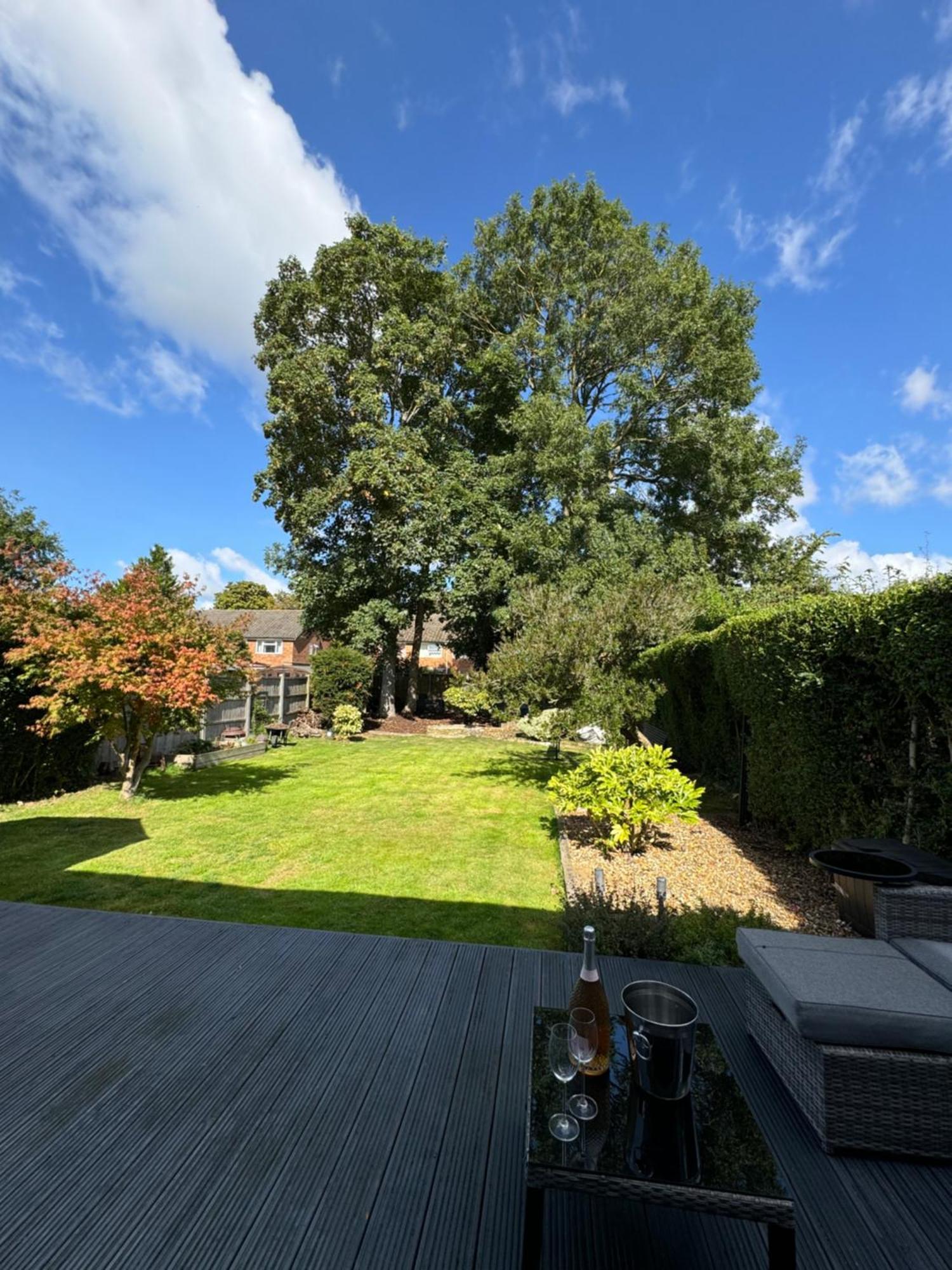 Zarza House Fabulous Art Deco Home 4 Double Bedrooms Large Garden Free Parking & Wifi Hatfield  Exterior photo
