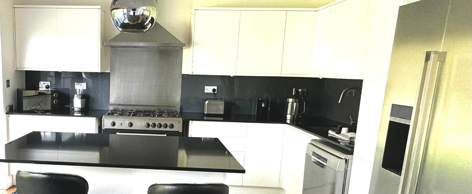 Zarza House Fabulous Art Deco Home 4 Double Bedrooms Large Garden Free Parking & Wifi Hatfield  Exterior photo